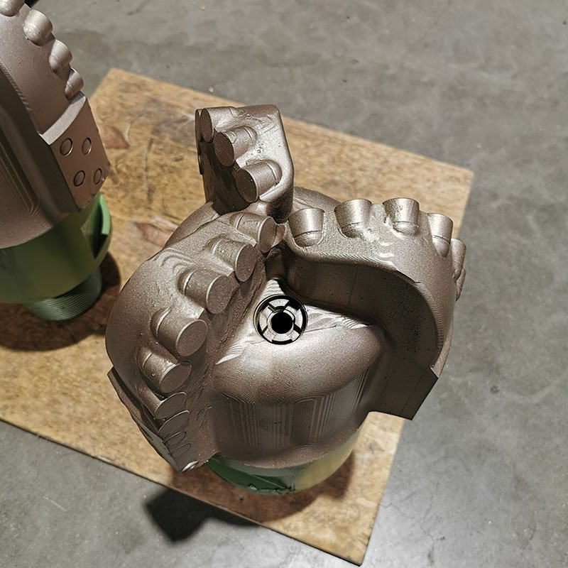 8 3/4 inch 222mm steel body PDC drill bit with 3 blades 19mm cutters for water well mining drilling